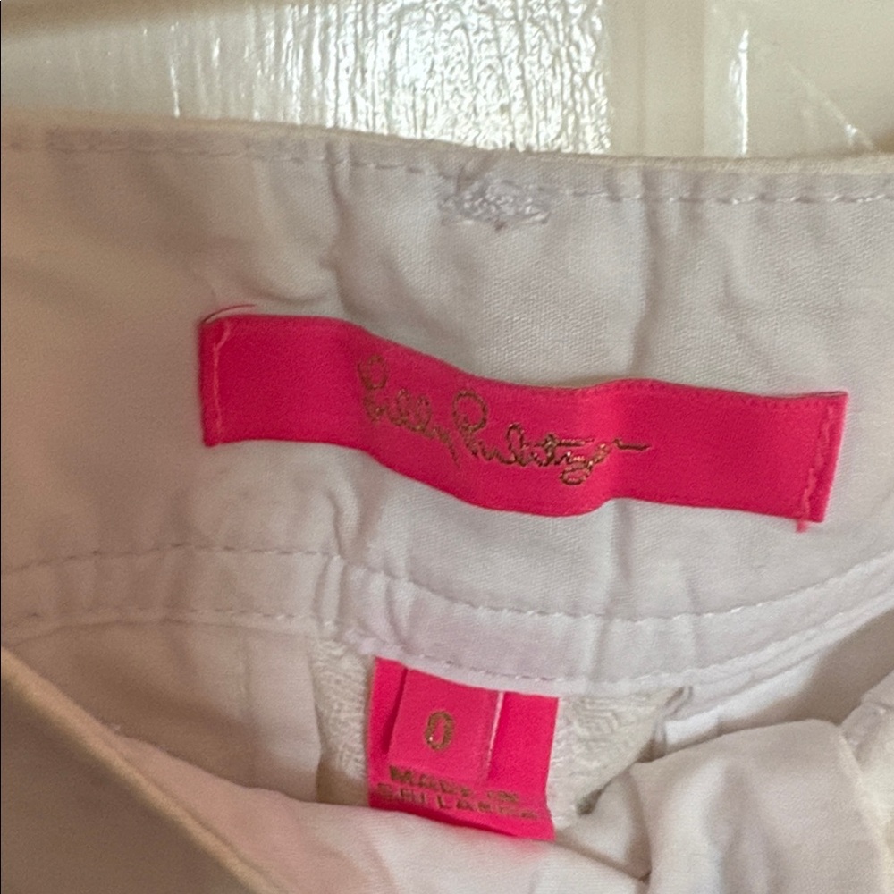 Lilly Pulitzer White Shorts - Size 0 - Picture 2 of 3